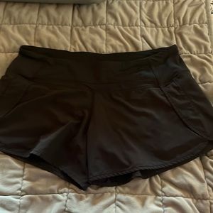 Lulu lemon hotty hot shorts size 10